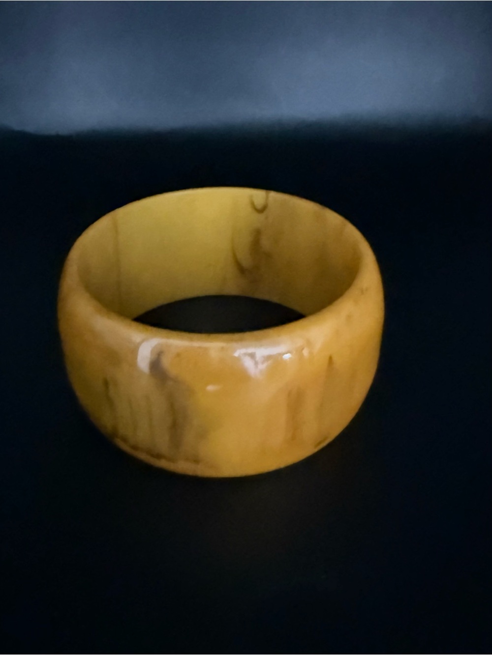 Collectors: Vintage,Marbled,Bakelite Bangle.Butterscotch Color.
(camera glare) - Picture 3 of 3